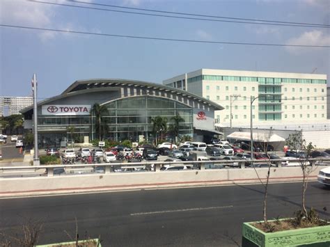 manila toyota.